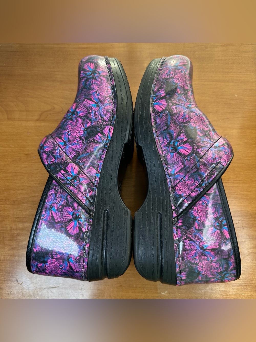 Dansko Professional XP Clogs Butterfly/Floral Patent Leather Size 38 (US 8) - Picture 8 of 12